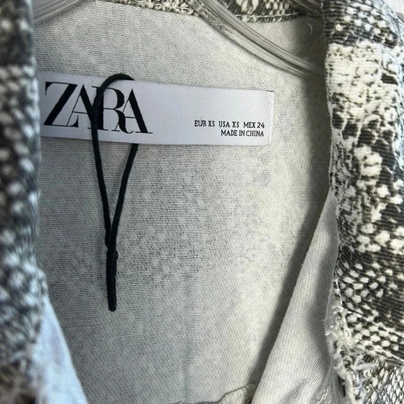 Animal print jacket,
Zara Jean jacket,snake print,raw hems, studded,rhin… - Picture 11 of 15